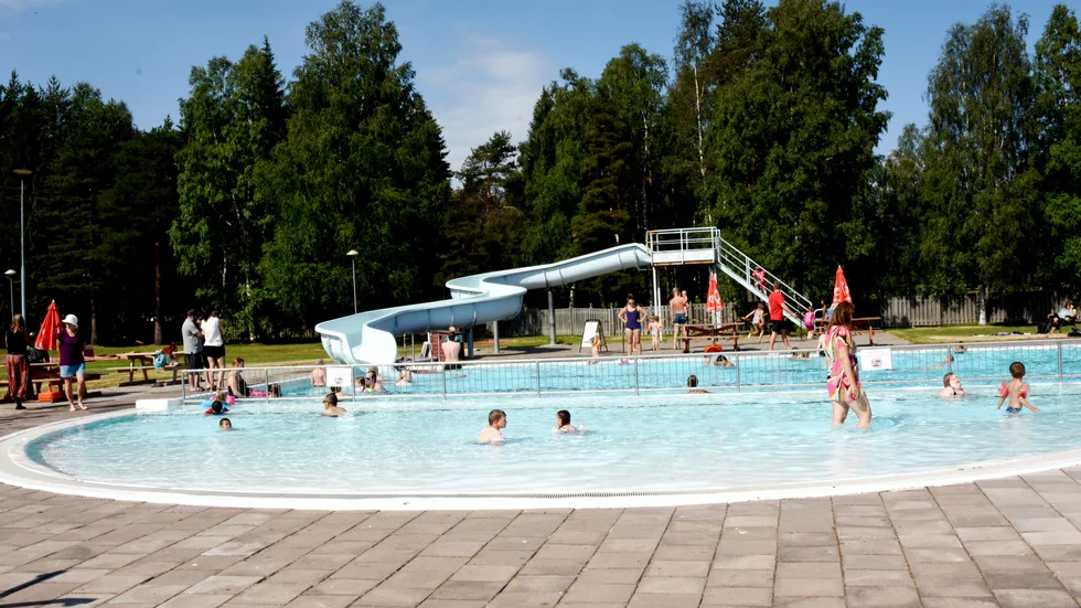 "Vi hoppas på ett bra samarbete mellan badvakter, föräldrar och ansvariga vuxna för att kunna förhindra allvarliga tillbud i sommar", säger Anneli Sundberg arbetsledare för badverksamheten.