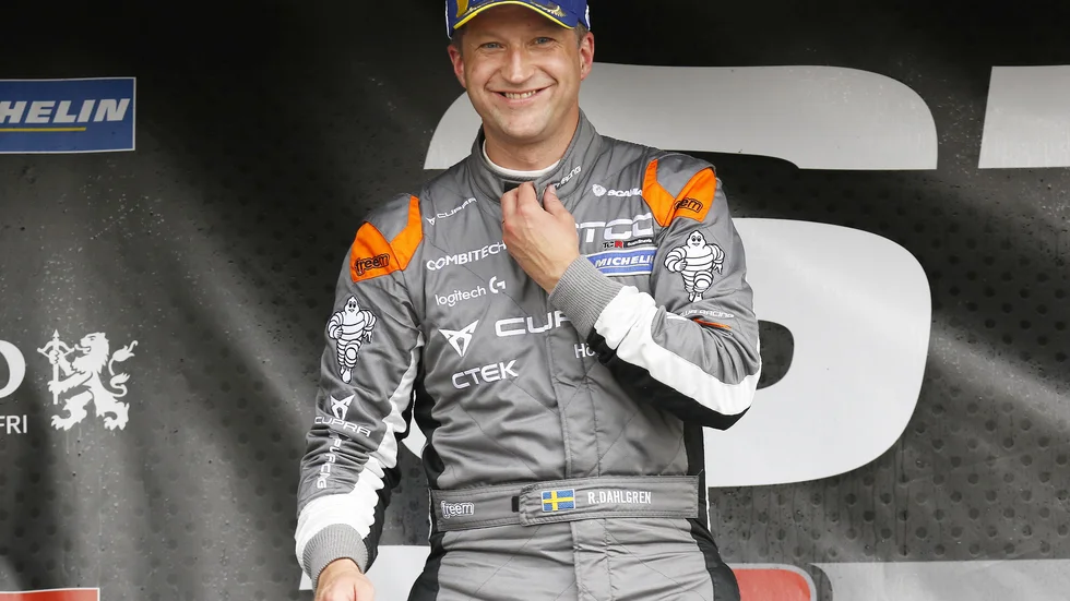 Robert Dahlgren och hans team PWR ska köra officiella tester under torsdagen. Det blir i en helt ny bil. 