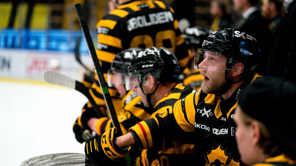 Oscar Möller och hans Skellefteå måste blicka uppåt i tabellen nu efter en usel första halva av säsongen.