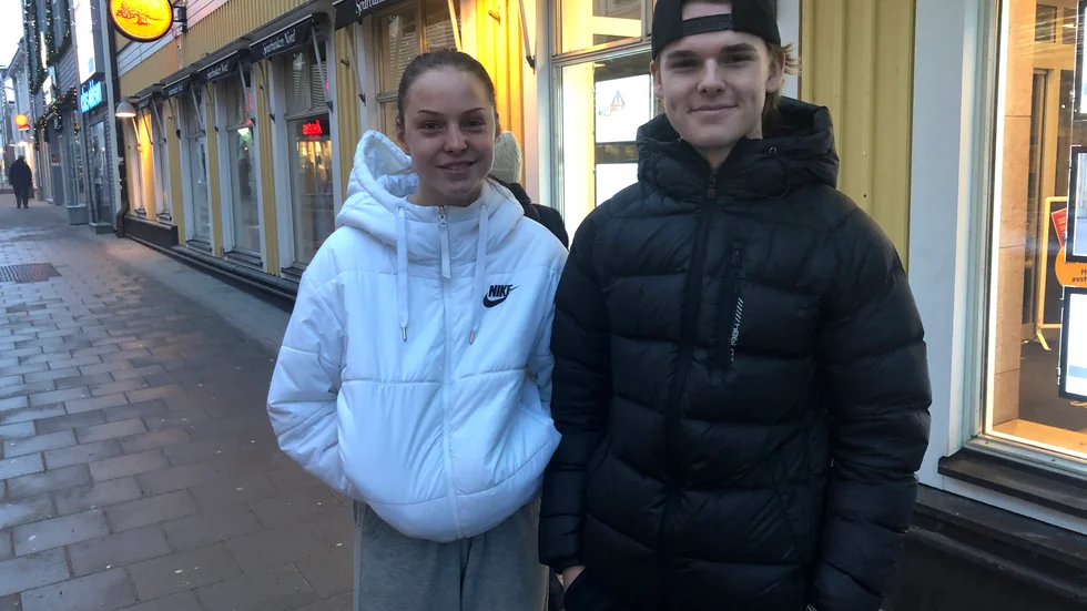 Ida Johansson och Frans Dahlberg, båda 16 år: "I helgen ska vi äta palt och klä julgranen, sedan har vi inte så mycket mer planer."