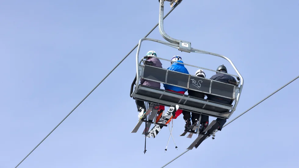 En man i Sandvikens kommun vill ha ersättning för att avloppet från en skidanläggning har orsakat en hemsk stank på hans tomt. Arkivbild.