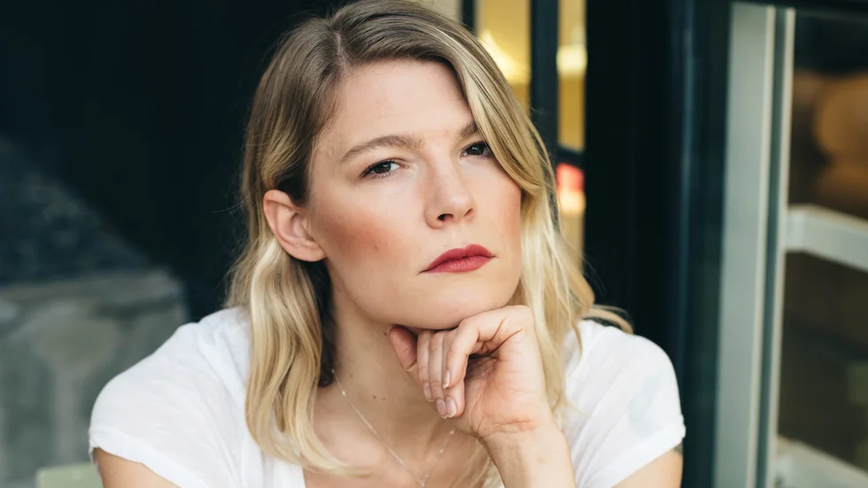 Ida Therén (född 1985) är författare, kulturskribent och kritiker. Hon har tidigare gett ut flertalet barnböcker samt textsamlingen "Frihet, jämlikhet & systerskap" (2017).