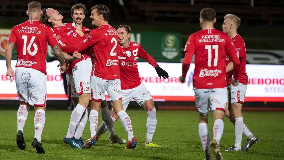 Degerfors är på väg till allsvenskan och nu är det klart att tränarna Andreas Holmberg och Tobias Solberg fortsätter i klubben. Arkivbild.