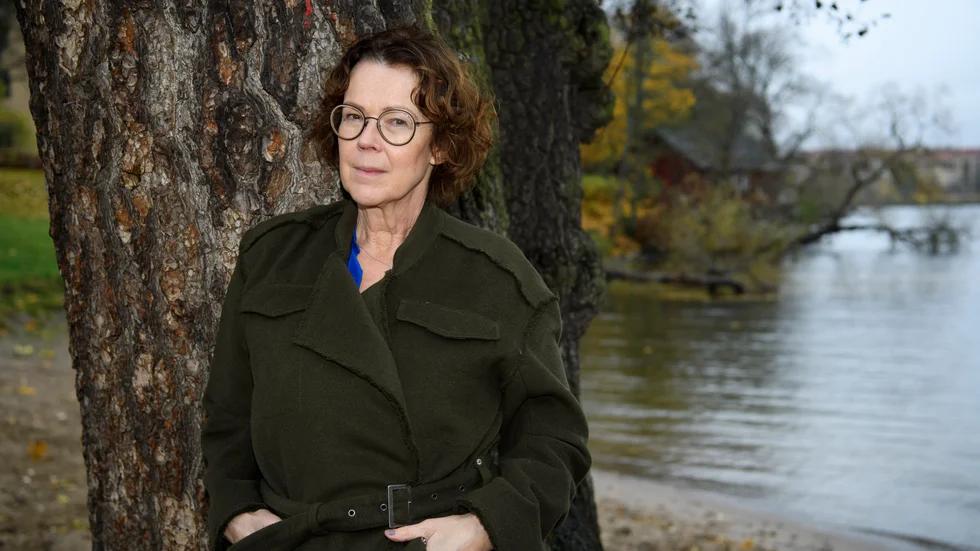UNT:s recensent kan inte att lägga Tove Alsterdals nya bok ifrån sig. "Hon är en mästerlig berättare." 
