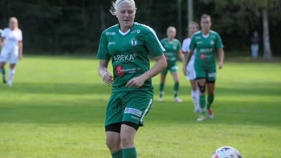 Emmelie Jönsson gjorde mål för Tun, som hade en något mer defensiv matchplan än vanligt. Det höll på att löna sig. 