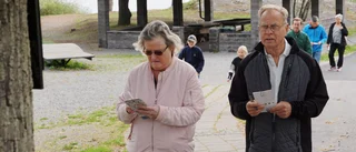 Coronasäkrad promenad drar deltagare