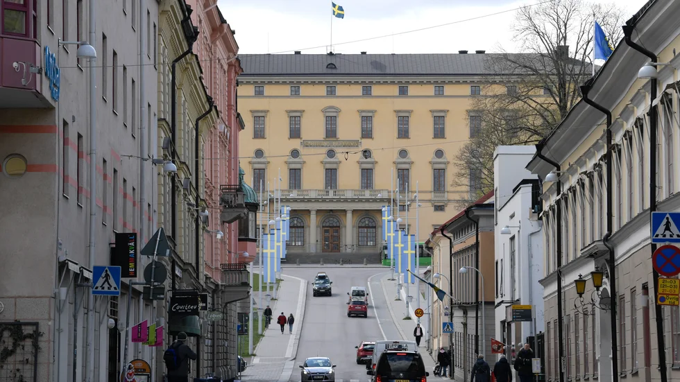 Coronarestriktionerna märks allra mest i hemmen i Uppsala län.