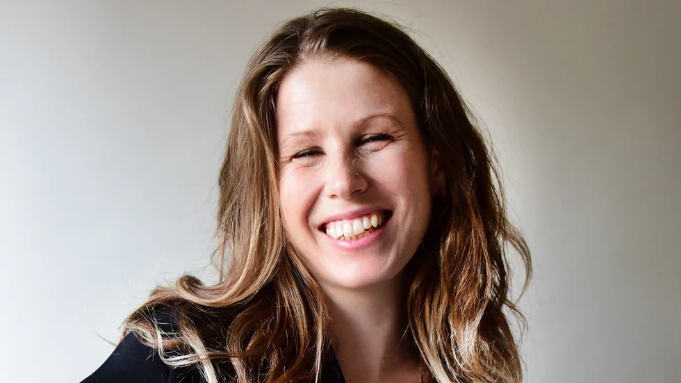 Caroline Criado Perez har skrivit en bok om hur kvinnor systematiskt ignoreras när data utgår ifrån mäns erfarenheter. Pressbild.