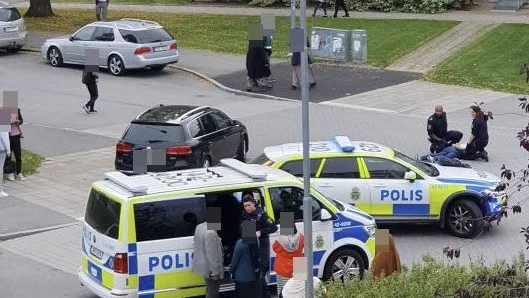 Polis kallades till Hageby där det larmats om bråk under måndagskvällen.