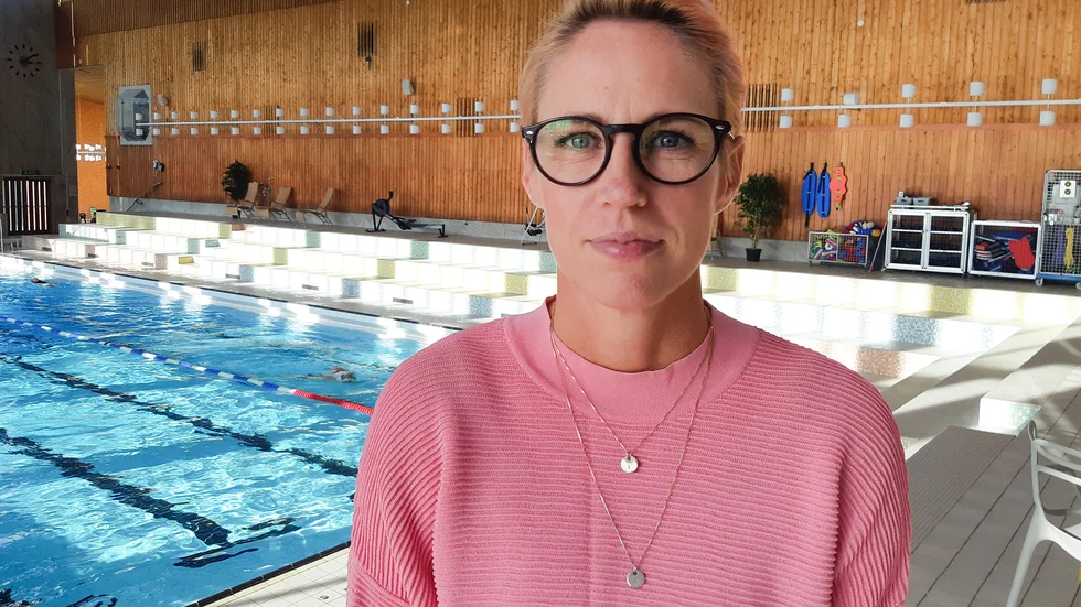 Veronica Bergsten, enhetschef för bad i Luleå kommun,  säger att det även är en svår situation. Om badhuspersonalen misstänker något kan de inte anklaga någon utan att ha något på fötterna. "Det kan bli väldigt, väldigt fel"
