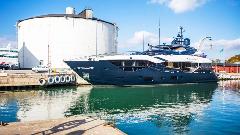 Båten Cinderella Noel III anlände på onsdagen till Visby hamn.