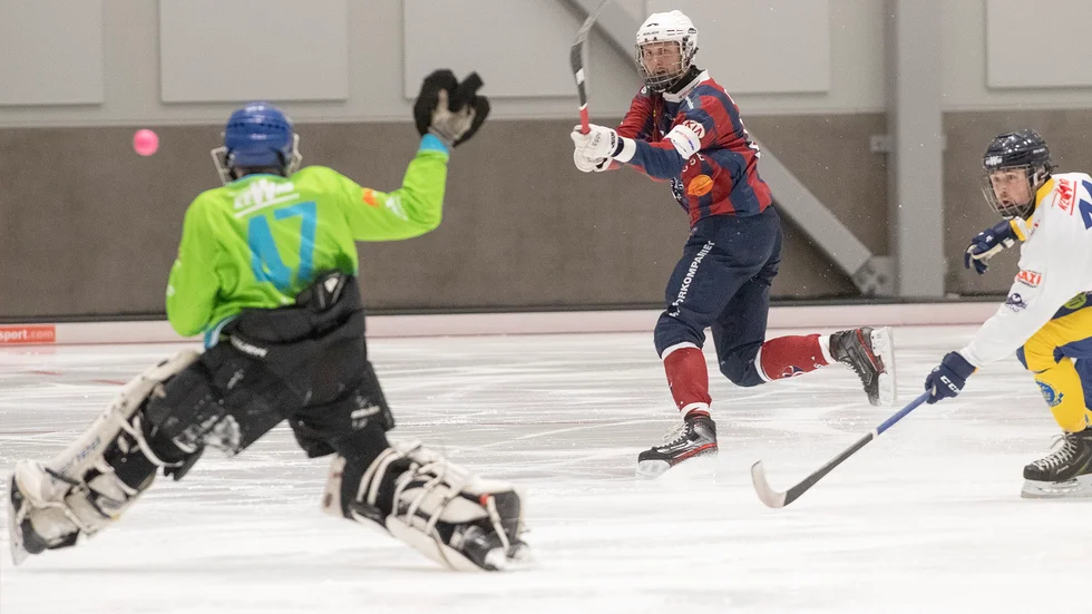 Linuis Doktare gjorde ett av KVBS fem mål mot Åby Tjureda.