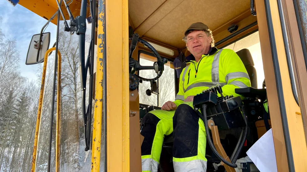 Under fredagen körde Johan Larsson på service- och teknikförvaltningen kommunens väghyvel när han röjde snö. 