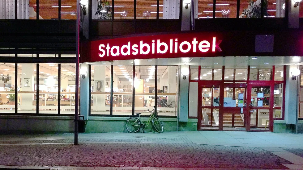 Skribenten tycker att kultur- och fritidsförvaltningens beslut att stänga biblioteken var märkligt. 