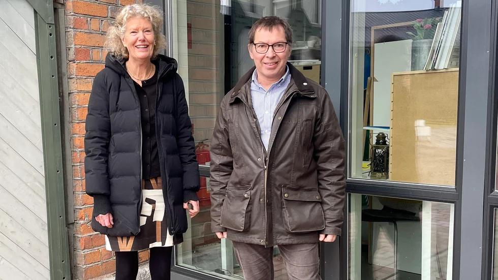 Cecilia Björk (S) och Christer Sundqvist (M) presenterar satsningar för ökad trygghet vid lokstallarna. 