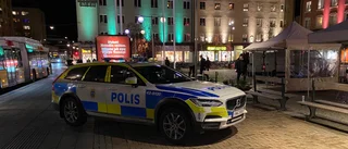 Tre personer anhållna för klädstöld i butik – vägrade identifiera sig