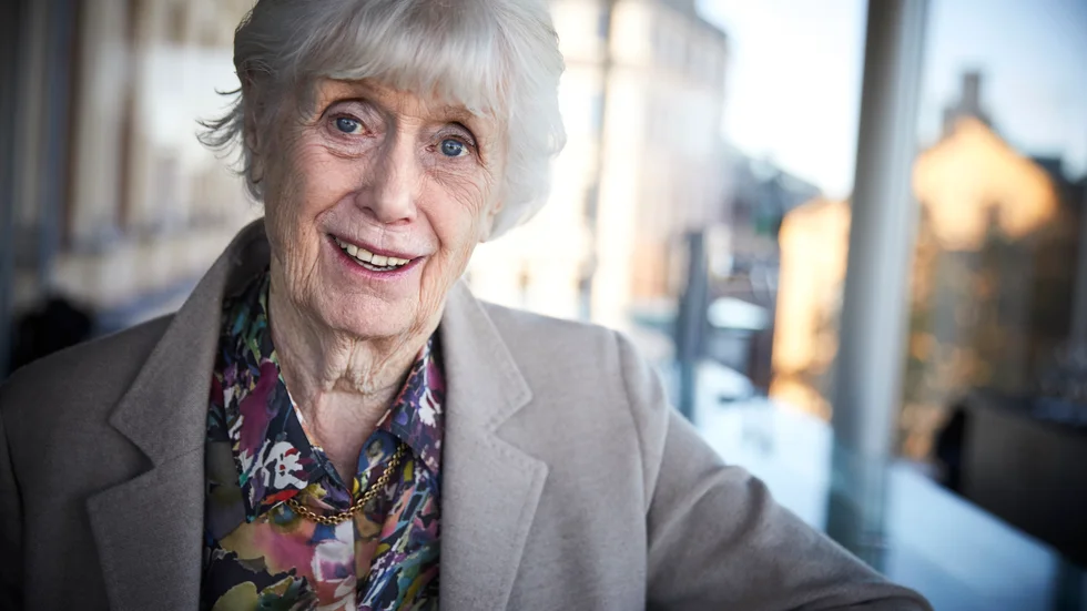 Löpa varg är Kerstin Ekman första roman på tio år.