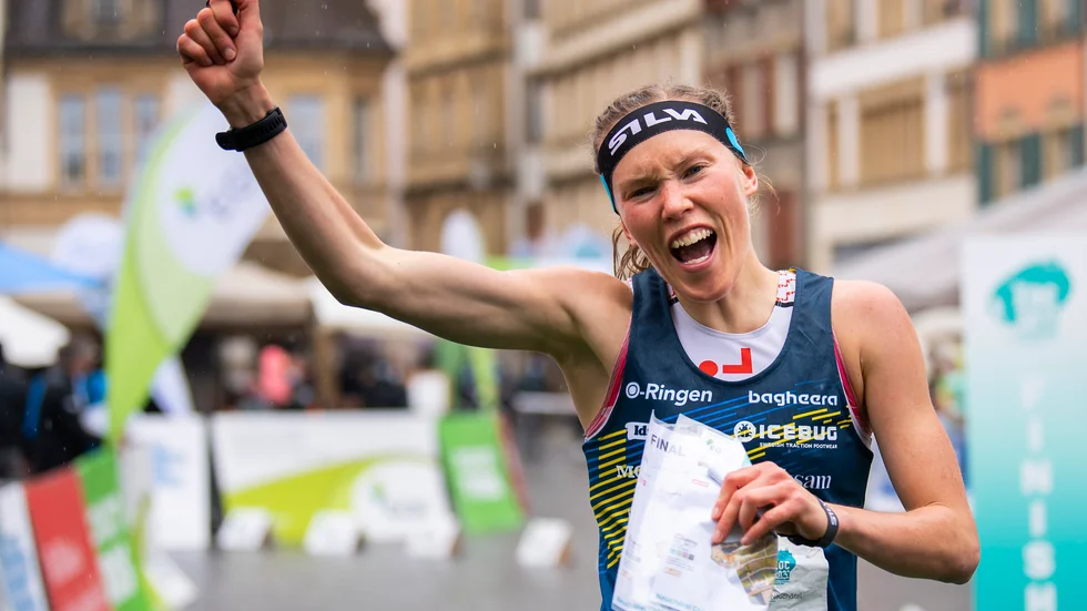Tove Alexandersson jublar över EM-segern i knockoutsprint.
