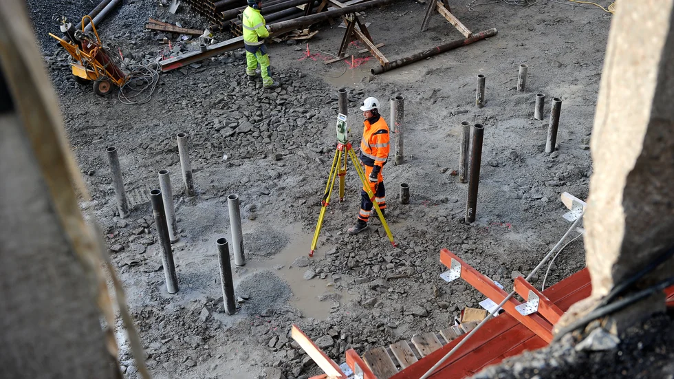 Nästa år kommer bostadsbyggandet att slå rekord i Östergötland, om kommunernas egna prognoser slår in.
