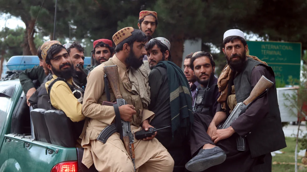 Talibaner i närheten av Kabuls flygplats.