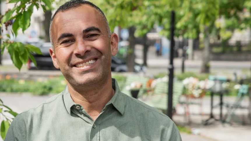 "Våra lägenheter kommer att ha rimliga hyror. Det blir inga billiga lägenheter, men rimliga hyror", säger Kourosh Farhang på Acasa bostad.