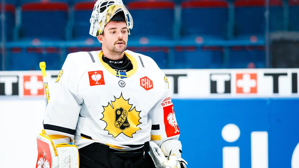 Gustaf Lindvall in i AIK:s kasse. 
