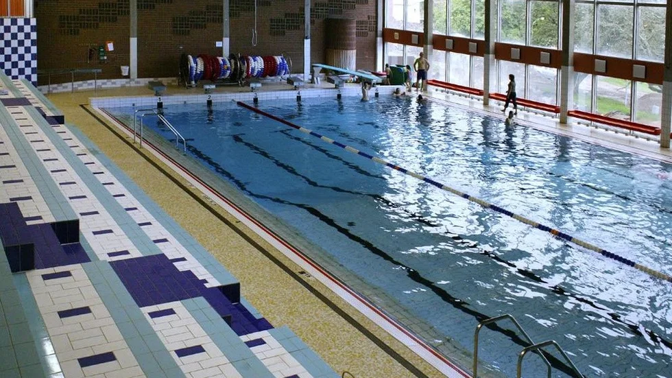 Kommunen har inte visat att nybyggnad i Larslunda är ett bättre, billigare och mer miljöanpassat alternativ än ett återbruk av Thomasbadet, skriver signaturen "Badälskare".