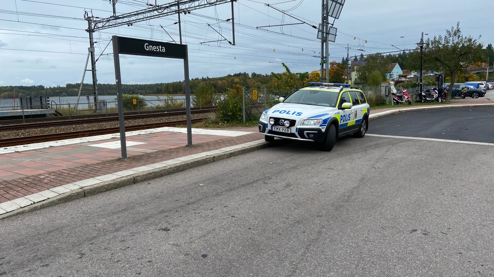 En man i 35-årsåldern greps på ett tåg under fredagseftermiddagen.