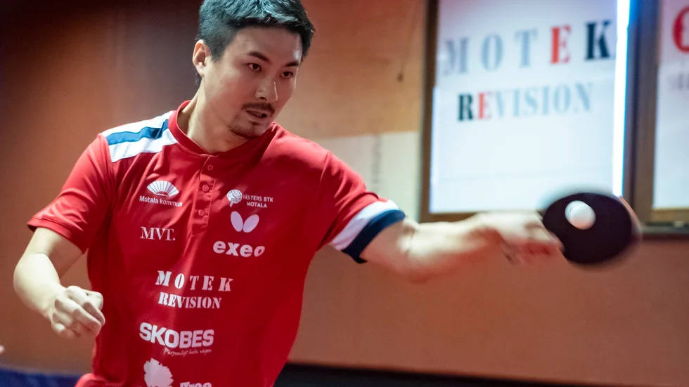 Changhong Jiang vann båda sina singelmatcher, men förlorade dubbeln tillsammans med Angel Ayuso Serra.