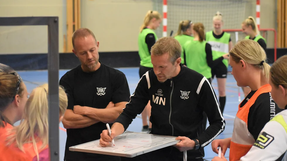 Micael Nilssons Vimmerby IBK stod för en stark insats borta mot CL98IC – men poängen uteblev.