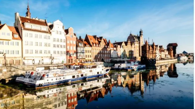 Pandemin stoppade starten av flyglinjen mellan Skellefteå Gdansk i Öolen. Nu, i mars 2022, kommer den att starta.