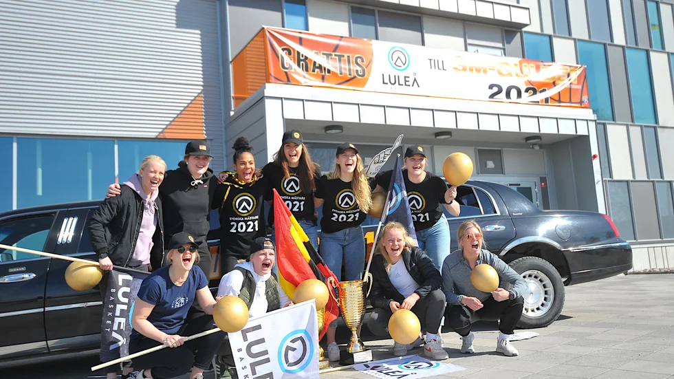 Luleå Basket och Luleå Hockey/MSSK firade gulden tillsammans.
