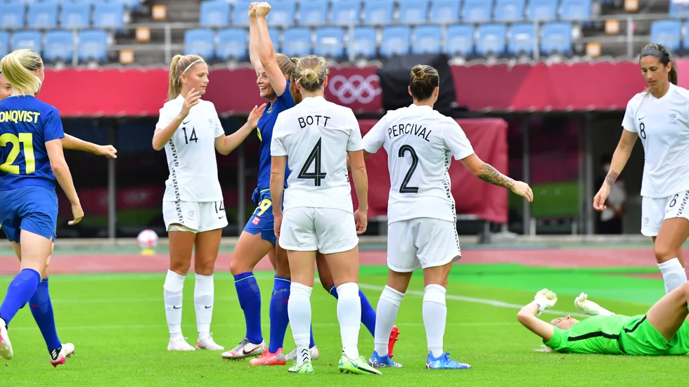 Anna Anvegård jublar efter fullträffen mot Nya Zeeland.
