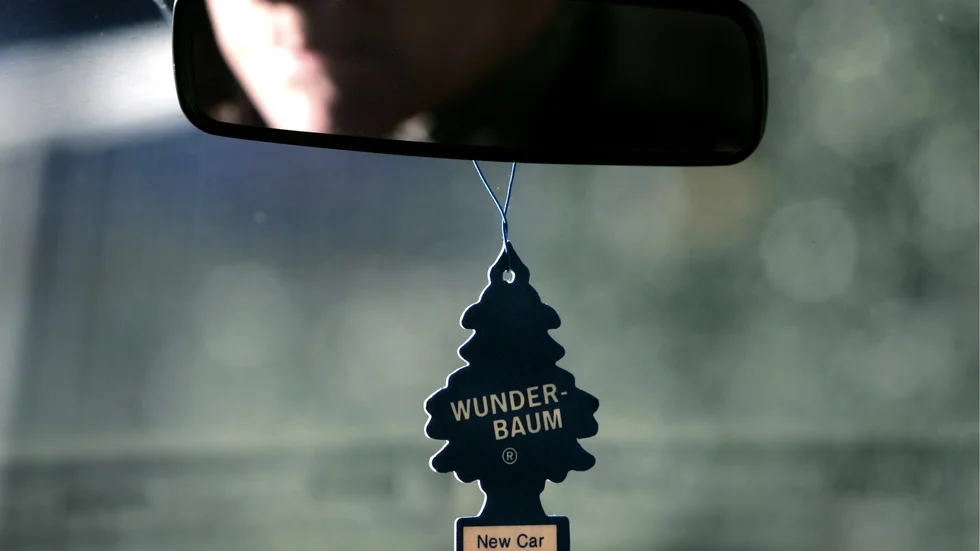 Tjuv ville ha lukta-gott till bilen – stal wunderbaum.