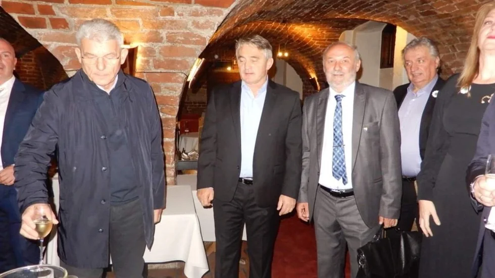 Från vänster Šefik Đaferović, Željko Komšić och Mirsad Filipovic på konferensen i Malmö.
