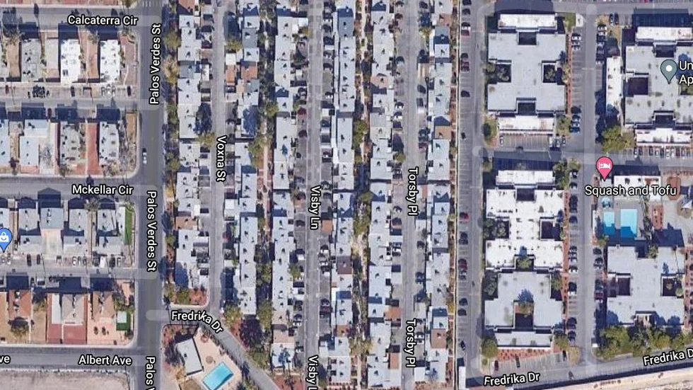 I Las Vegas, i den amerikanska öknen, omges Visby Lane av Voxna Street och Torsby Place