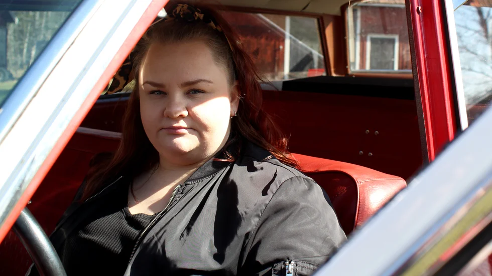 Att åka med sin Chevrolet Impala -63 kombi är något som Emma Qvist alltid längtar efter. 