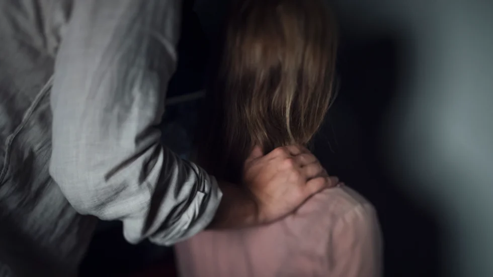 Samhället får inte svika de drabbade, skriver insändarskribenten.