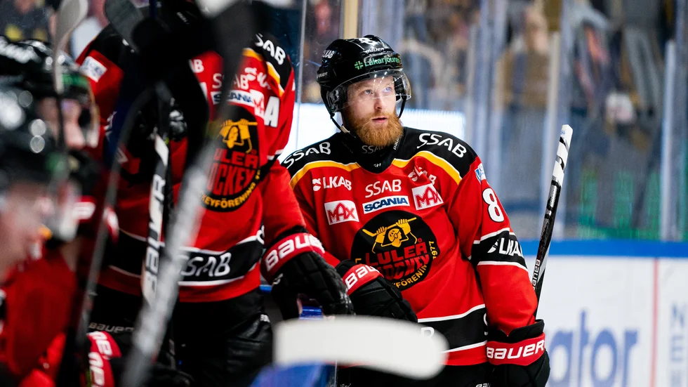 "Planen var att vi skulle träffas fem eller sex gånger under säsongen. Men jag har bara träffat familjen en gång de senaste åtta månaderna", säger Linus Klasen.
