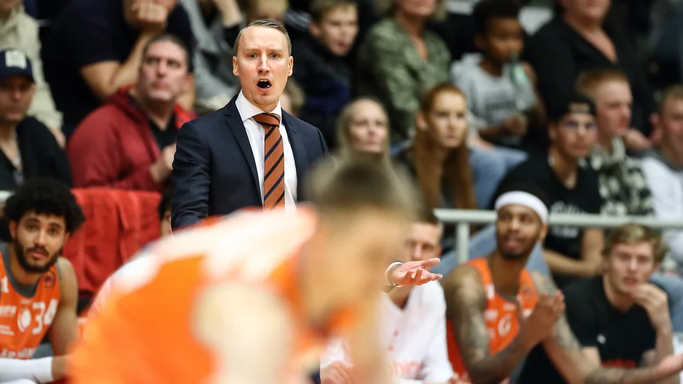 Dolphins tränare Mikko Riipinen. 