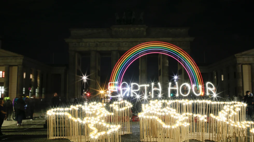 Earth Hour för klimatet har anordnats runt om i världen sedan 2007. Här Brandenburger Tor i Berlin 2019.