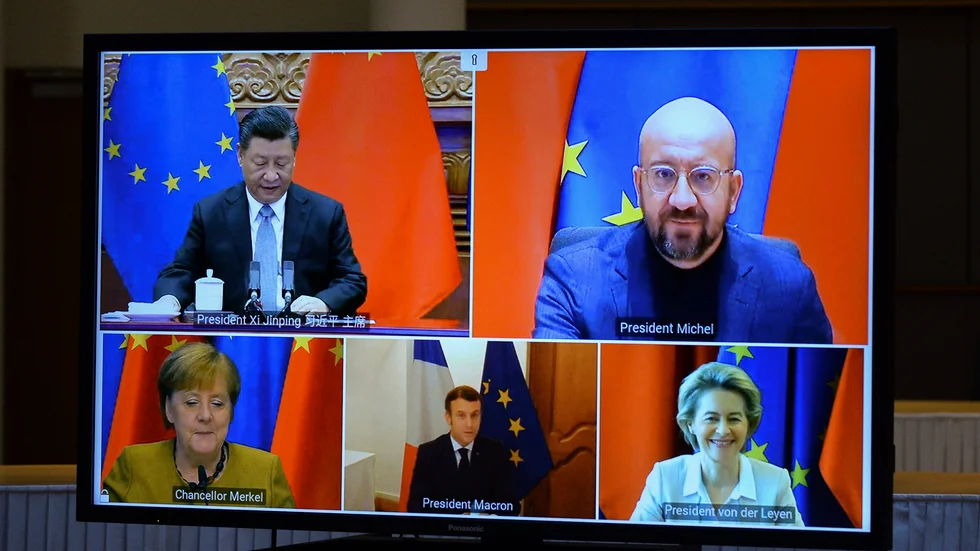 Kinas president Xi Jinping och EU-ledarna Charles Michel, Angela Merkel, Emmanuel Macron och Ursula von der Leyen enades i december om ett investeringsavtal. Fast nu protesterar EU-parlamentet med anledning av Kinas nya sanktioner. Arkivfoto.
