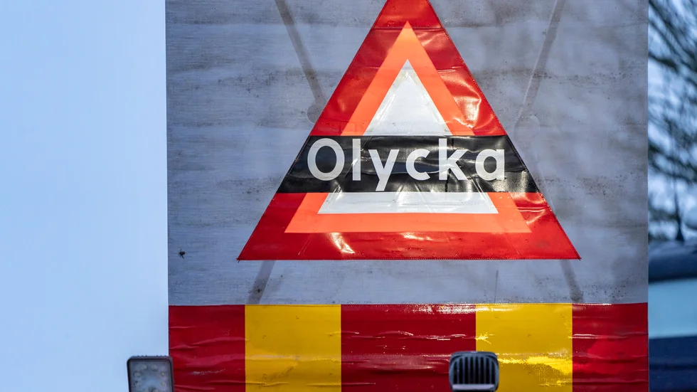 En personbil och en lastbil har frontalkrockat på E16/E45 mellan Värnäs och Malung i Torsby kommun. Flera personer är skadade. Arkivbild.
