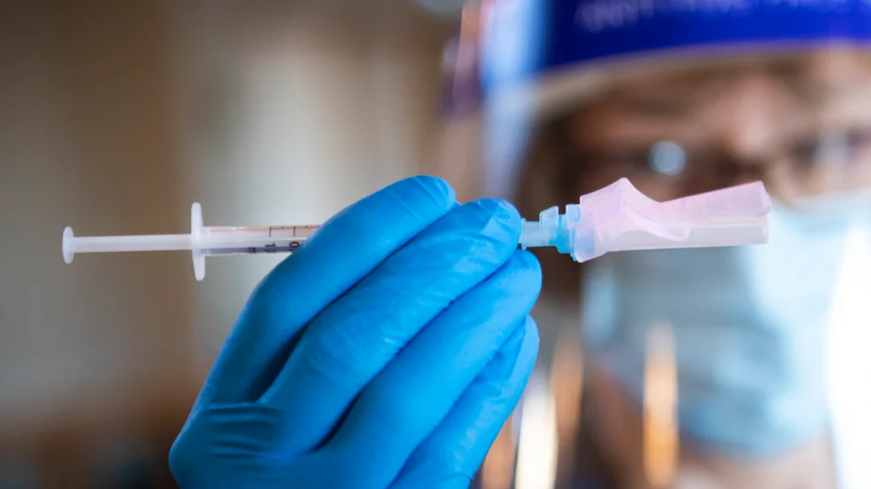 Fyra vaccin mot covid-19 är godkända i EU, tre granskas för eventuellt godkännande. Arkivbild.