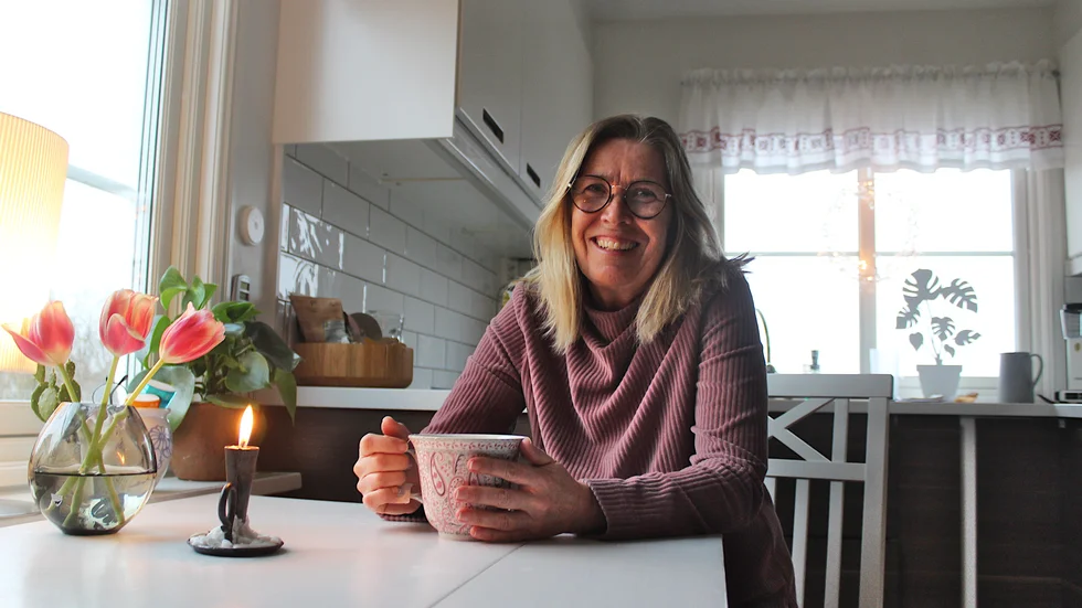 Mia Wernholm säger att hon som patient fått oersättliga kunskaper som hon har nytta av i sitt yrke inom vården.