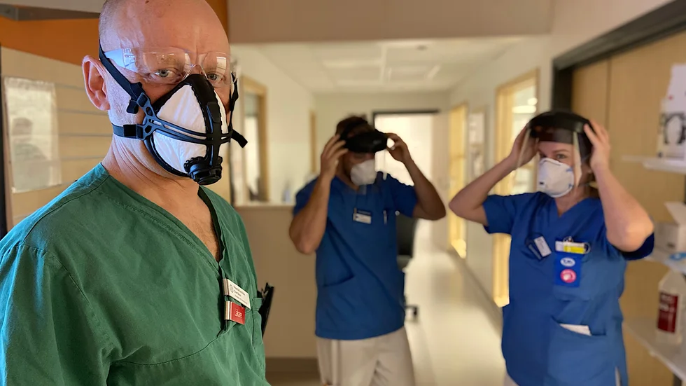 "Maskerna är betungande i längden. Det är svårare att kommunicera när man inte ser ansiktsuttryck" säger Fredrik Schiöler, ledningsansvarig läkare på intensivvårdsavdelningen.