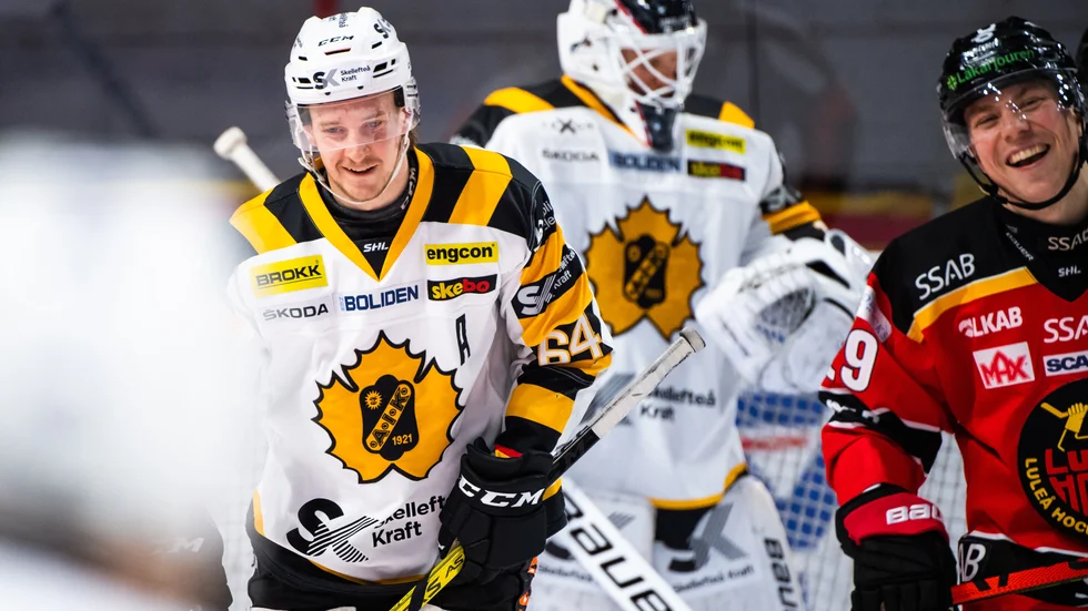 Jonathan Pudas, här i Skellefteå AIK-tröjan, står nu utan kontrakt. 