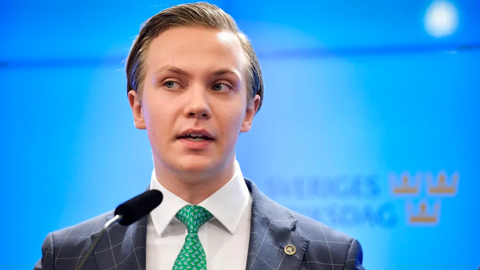Sverigedemokraternas rättspolitiske talesperson Tobias Andersson öppnar för att begränsa gangsterrapen i public service. Arkivbild.
