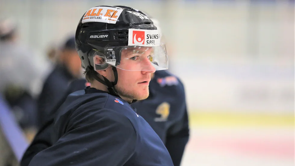 Adrian Elefalk fick en tuff smäll mot huvudet som gav honom en rejäl uppförsbacke in i säsongen.