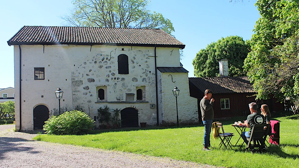 I sommar har det varit trädgårdskafé vid Biskopshuset.